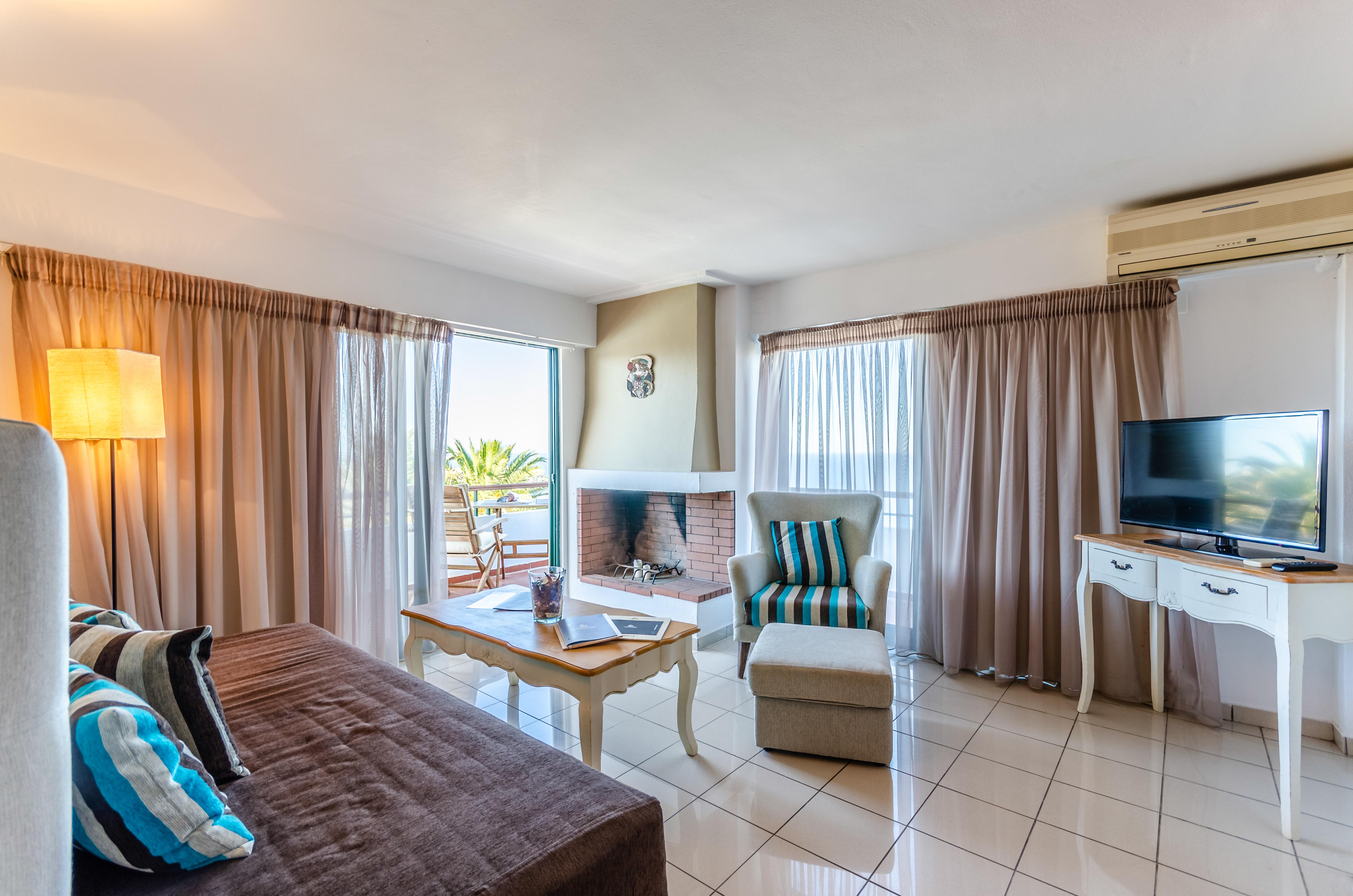 Pela Mare Hotel Агия-Пелагия  Экстерьер фото
